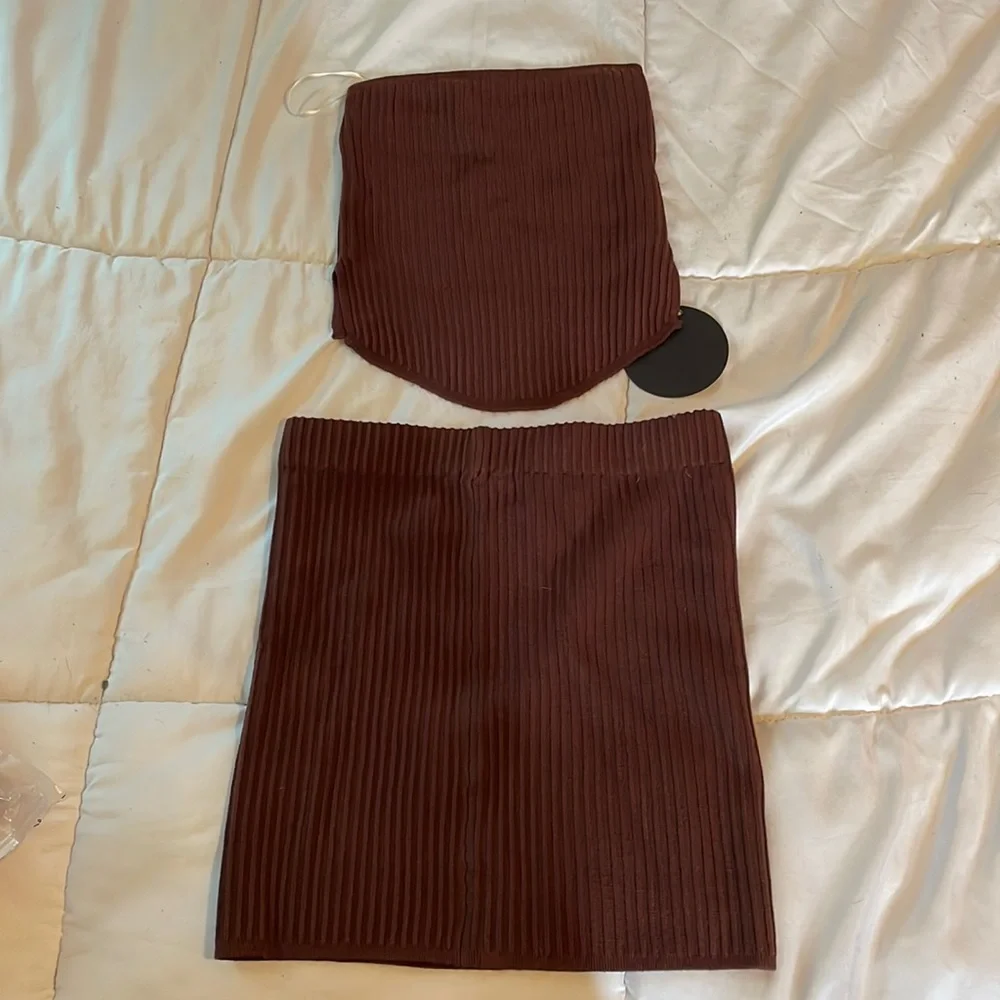 Two Piece - Picture 1 of 2